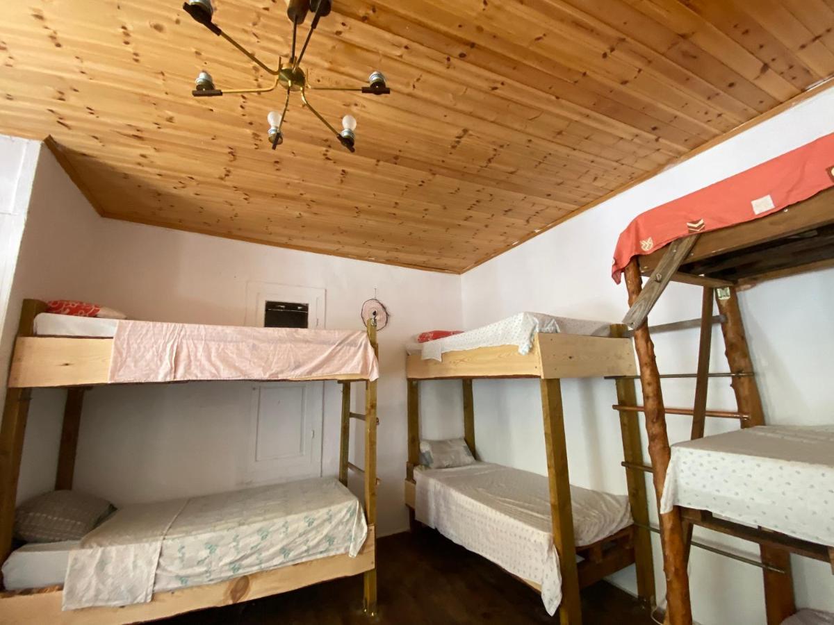 Shotgun Hostel & Guesthouse Vuno Екстер'єр фото