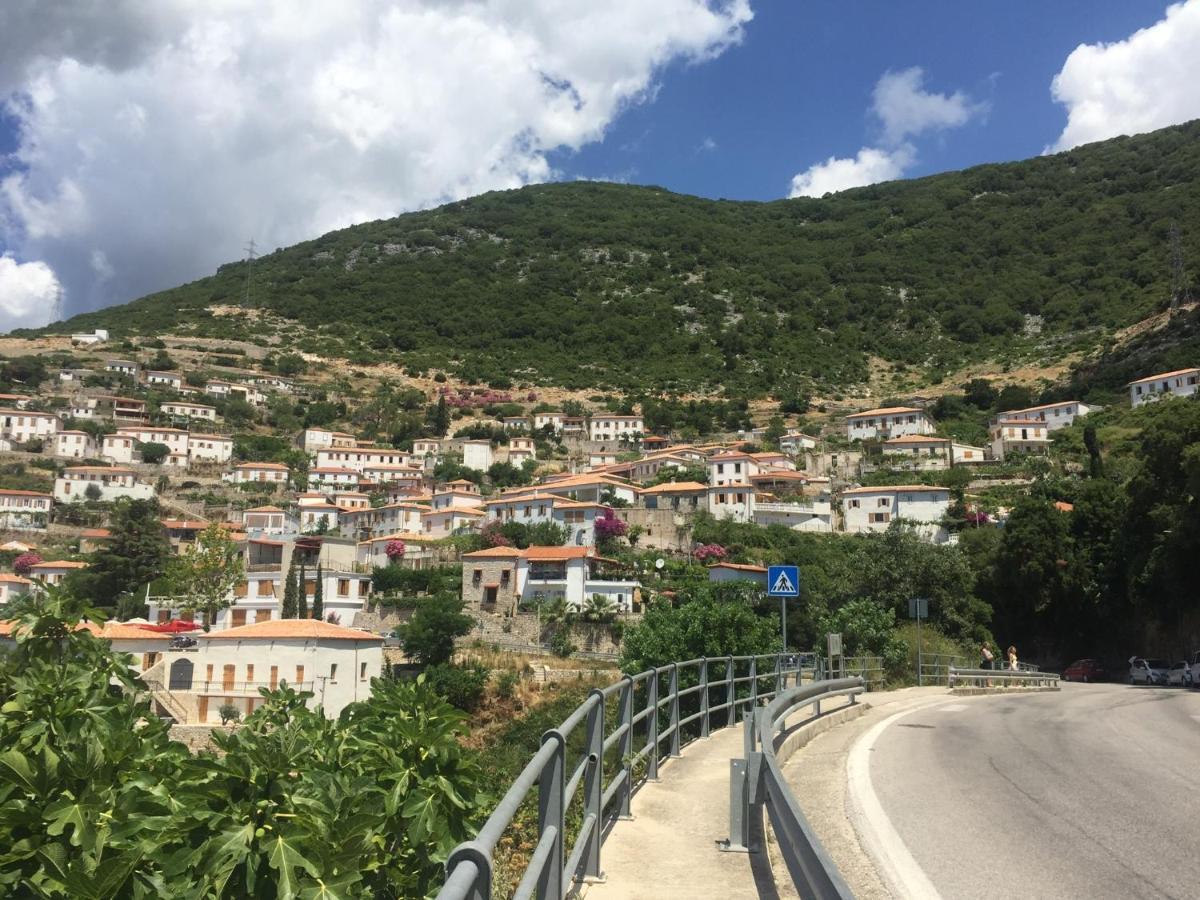 Shotgun Hostel & Guesthouse Vuno Екстер'єр фото