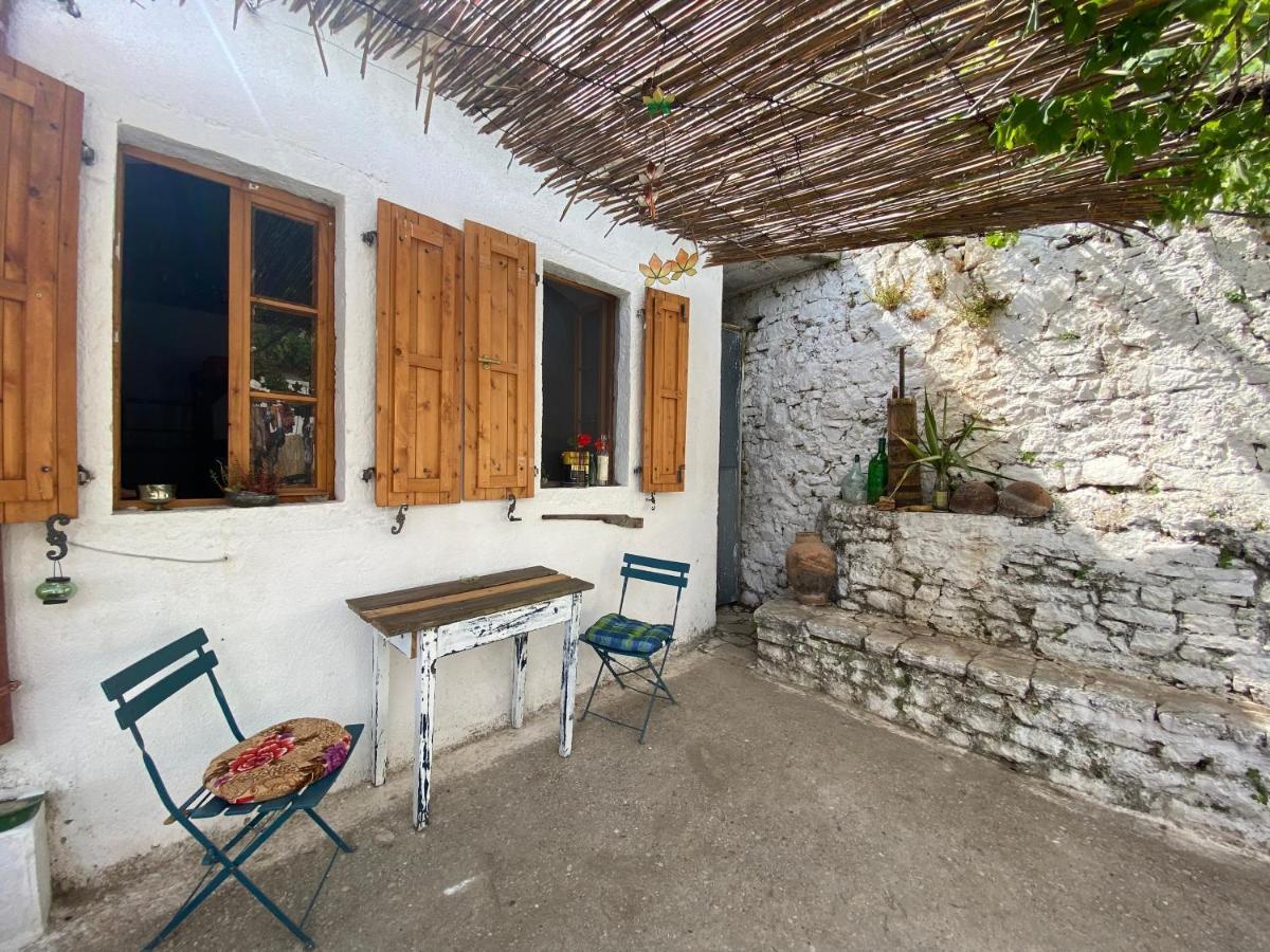Shotgun Hostel & Guesthouse Vuno Екстер'єр фото