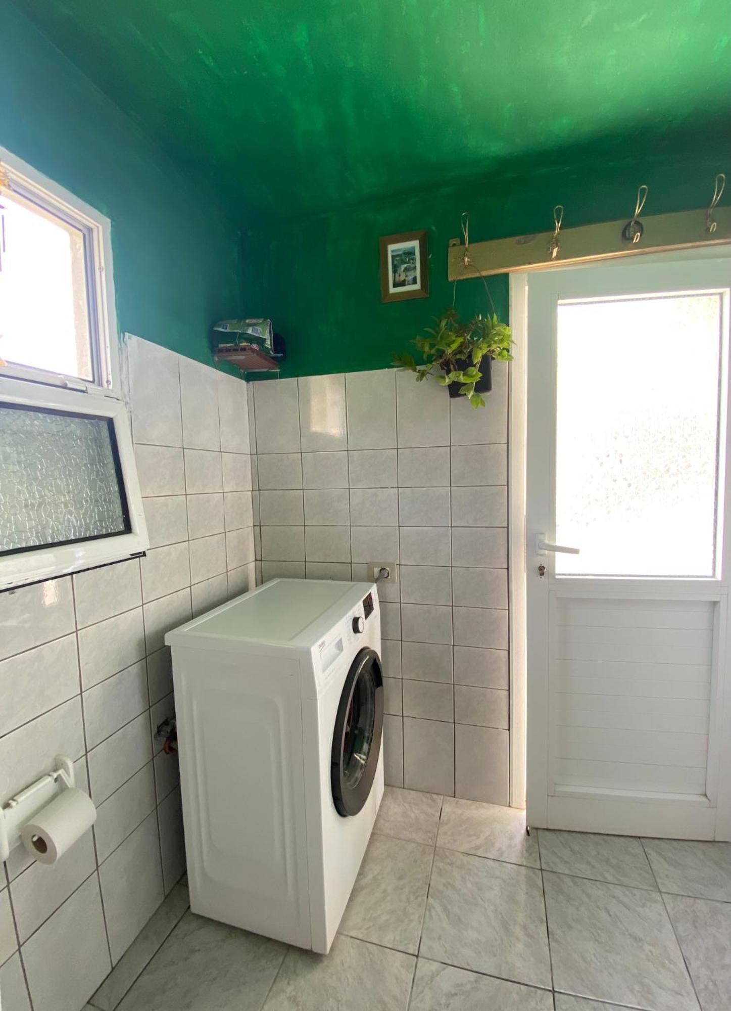 Shotgun Hostel & Guesthouse Vuno Екстер'єр фото
